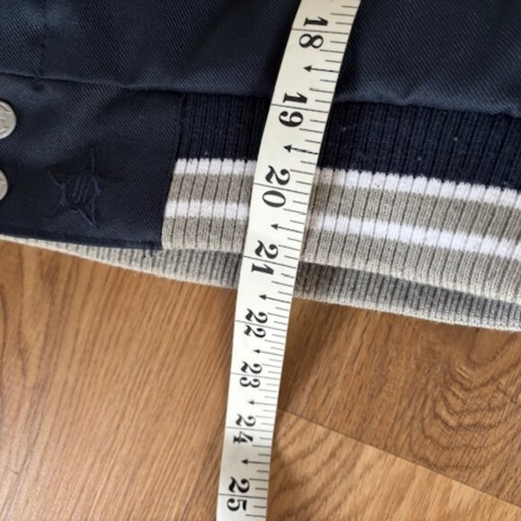 NY Yankees Reversible Hooded Bomber Jacket Fleece Sleeves Unisex Small/Medium - Picture 6 of 6